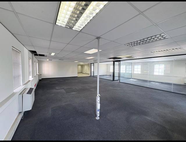 270M² OFFICE TO LET IN FOURWAYS